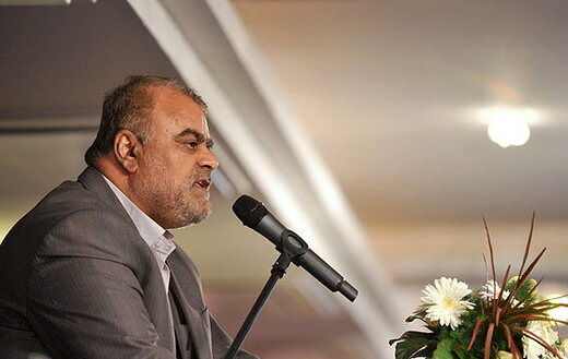 رستم قاسمی: دیوارکشی نمی کنم/ اطلاعی از تصمیم انتخاباتی احمدی نژاد ندارم