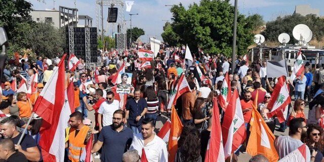 حامیان «میشل عون» به خیابان‌های لبنان آمدند