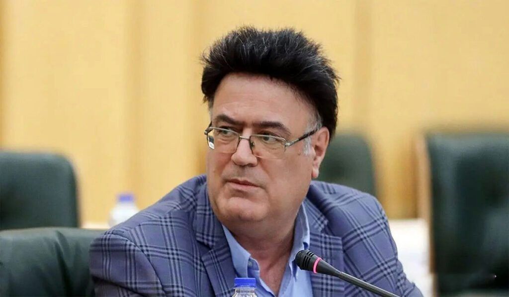 آلبرت بغزیان: اقتصاد کشور به‌سمت یک وضعیت نامعلوم و پرریسک حرکت خواهد کرد / محدودیت‌های ارزی شرایط جامعه را سخت‌تر می‌کند