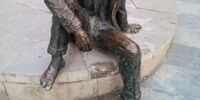 لنگه کفش سرقتی مجسمه تناولی چقدر می‌ارزید؟
