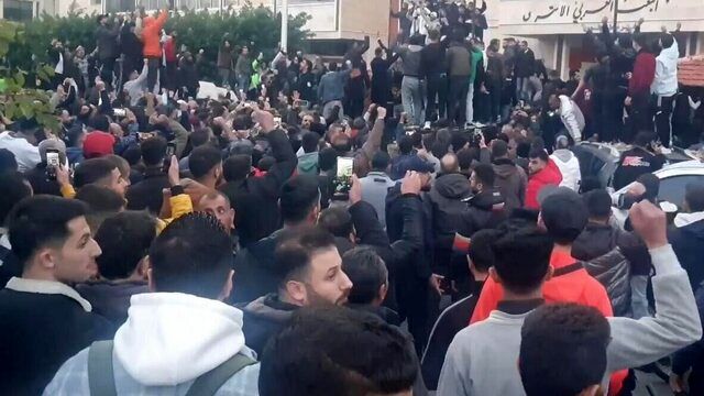 حمله نیروهای الجولانی به  علویان معترض در غرب سوریه + فیلم 