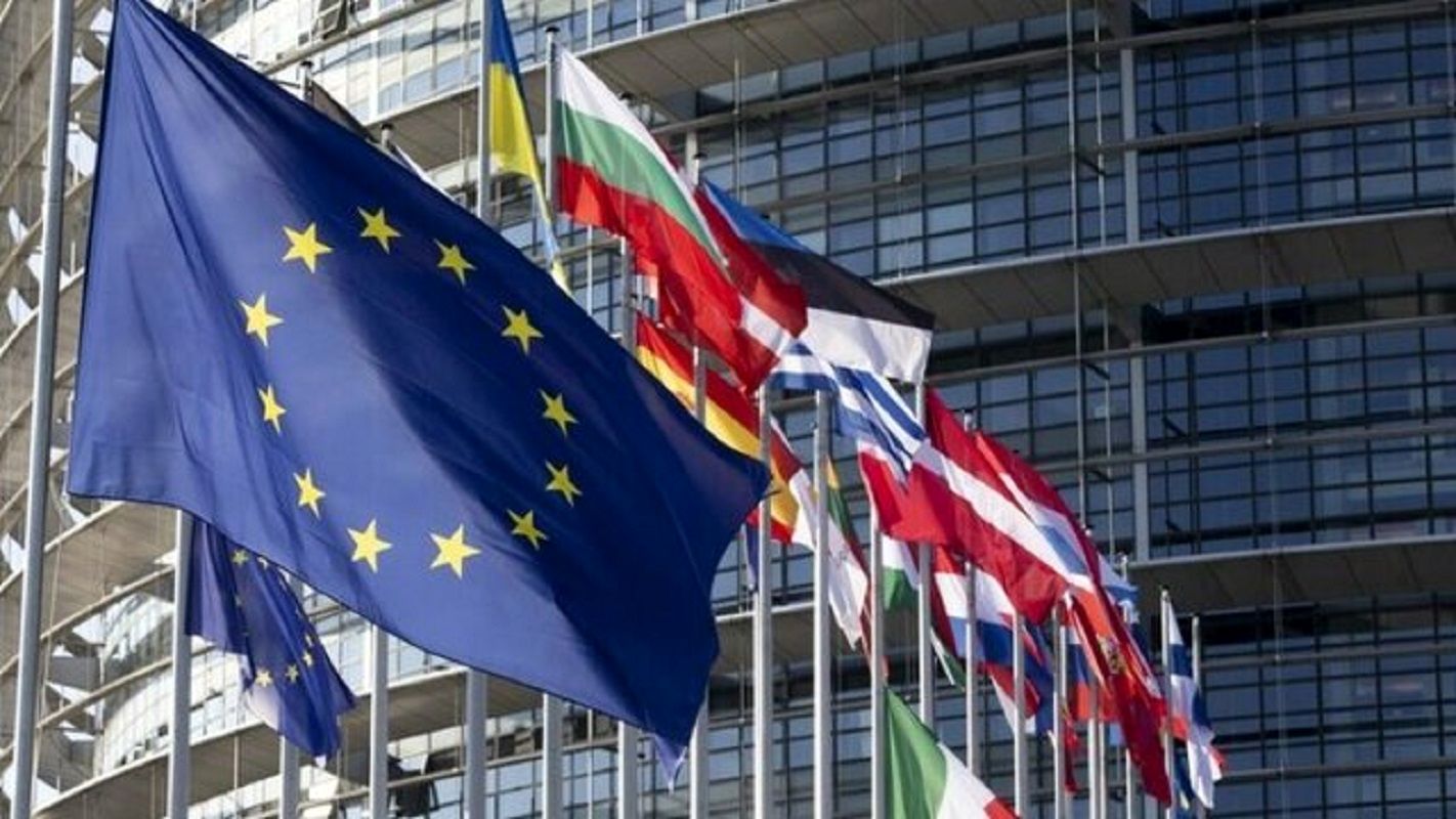 اتحادیه اروپا به آنروا کمک می کند؟