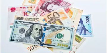 فاصله سقف و کف قیمت دلار در هفته آخر مرداد | ارز 222 هزار تومانی در بازار تهران | پیش‌بینی بازار ارز در هفته نخست شهریور