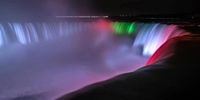 نورپردازی آبشار نیاگارا به رنگ پرچم ایران+ فیلم
