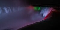 نورپردازی آبشار نیاگارا به رنگ پرچم ایران+ فیلم
