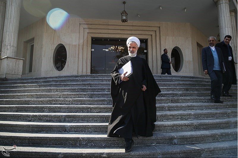 عضو مجمع تشخیص: باید از موضع شجاعانه ظریف درباره پولشویی دفاع کرد