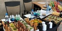 ممنوعیت پذیرایی تشریفاتی و اهدای هدیه در جلسات دفاع
