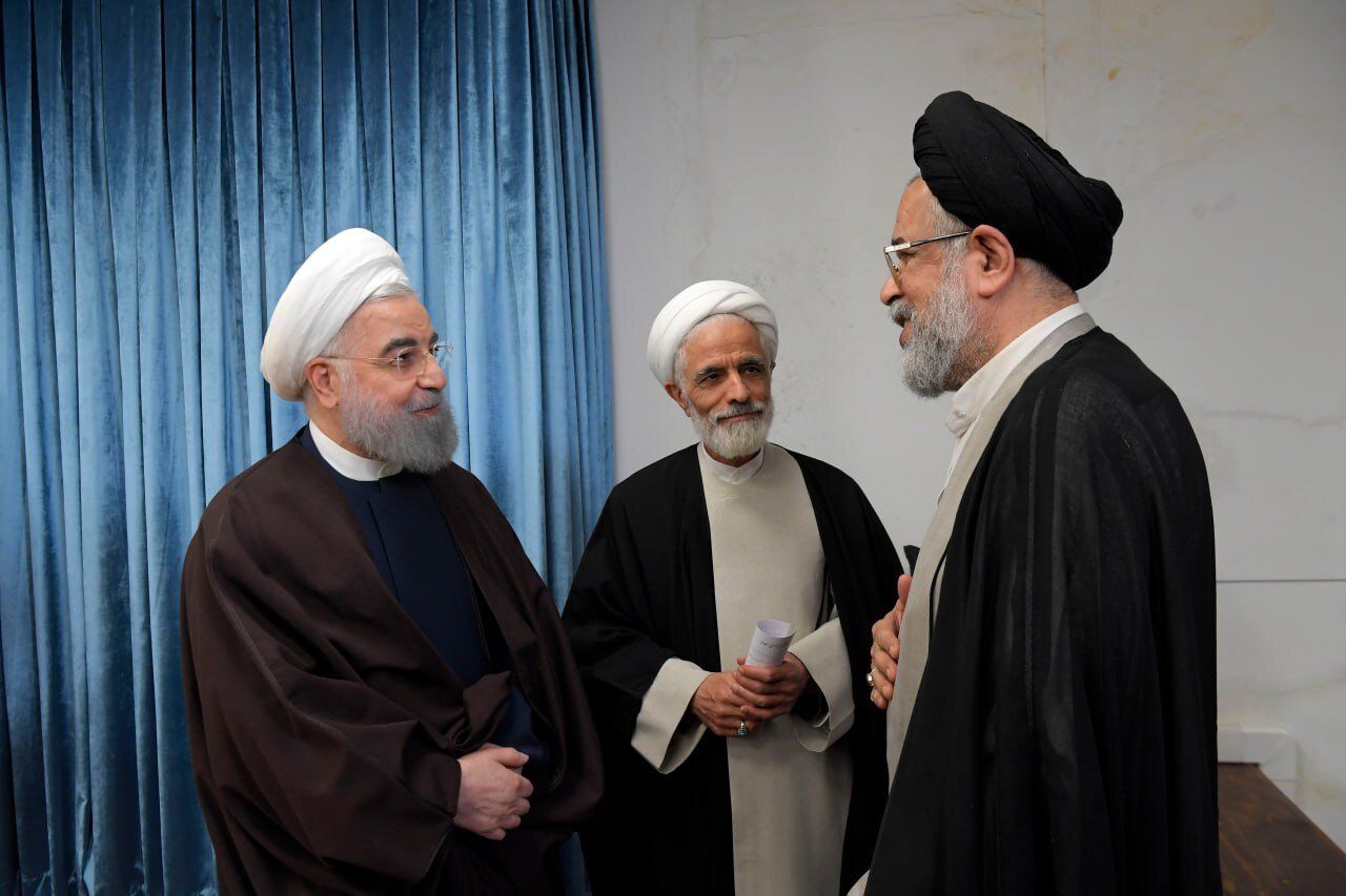 تصاویر دیدار روحانی با وزرای دولت یازدهم و دوازدهم؛ از سخنرانی ظریف تا نت برداری شریعتمداری و جنتی + عکس