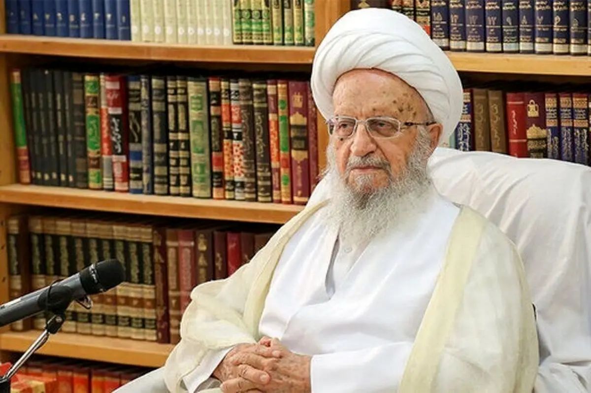 فتوای آیت‌الله مکارم شیرازی؛ هر شخص یا رژیمی که رهبری و مرجعیت را تهدید کند حکم محارب دارد