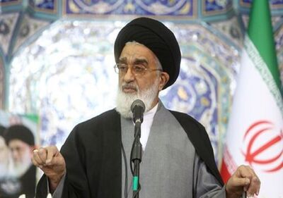 امام جمعه قم: مشارکت مردم در انتخابات دست دشمن را از توطئه کوتاه می‌کند