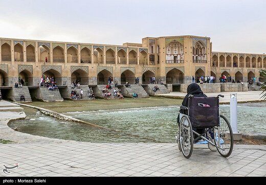 وزیر محترم نیرو بداند؛ یک قطره آب زاینده رود را به بروجن نمی‌دهیم