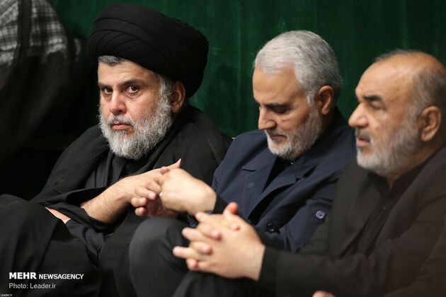 عزاداری شب عاشورا در حسینیه امام خمینی با حضور رهبری، قاسم سلیمانی، مقتدی صدر، احمدی‌نژاد