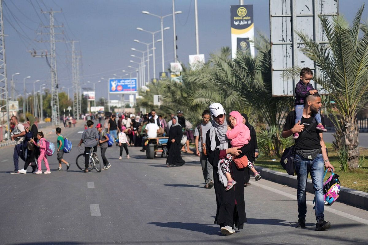 فرار 5 هزار فلسطینی با پای پیاده