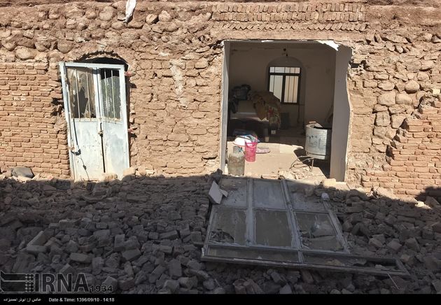 تصاویر تخریب خانه‌ها قدیمی در جریان زلزله کرمان