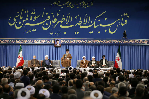 تصاویر دیدار مسئولان نظام، مهمانان کنفرانس وحدت و سفرای کشورهای اسلامی با رهبری
