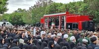 ورود پیکر فرماندهان شهید و شهدای مردمی به میدان انقلاب+ فیلم