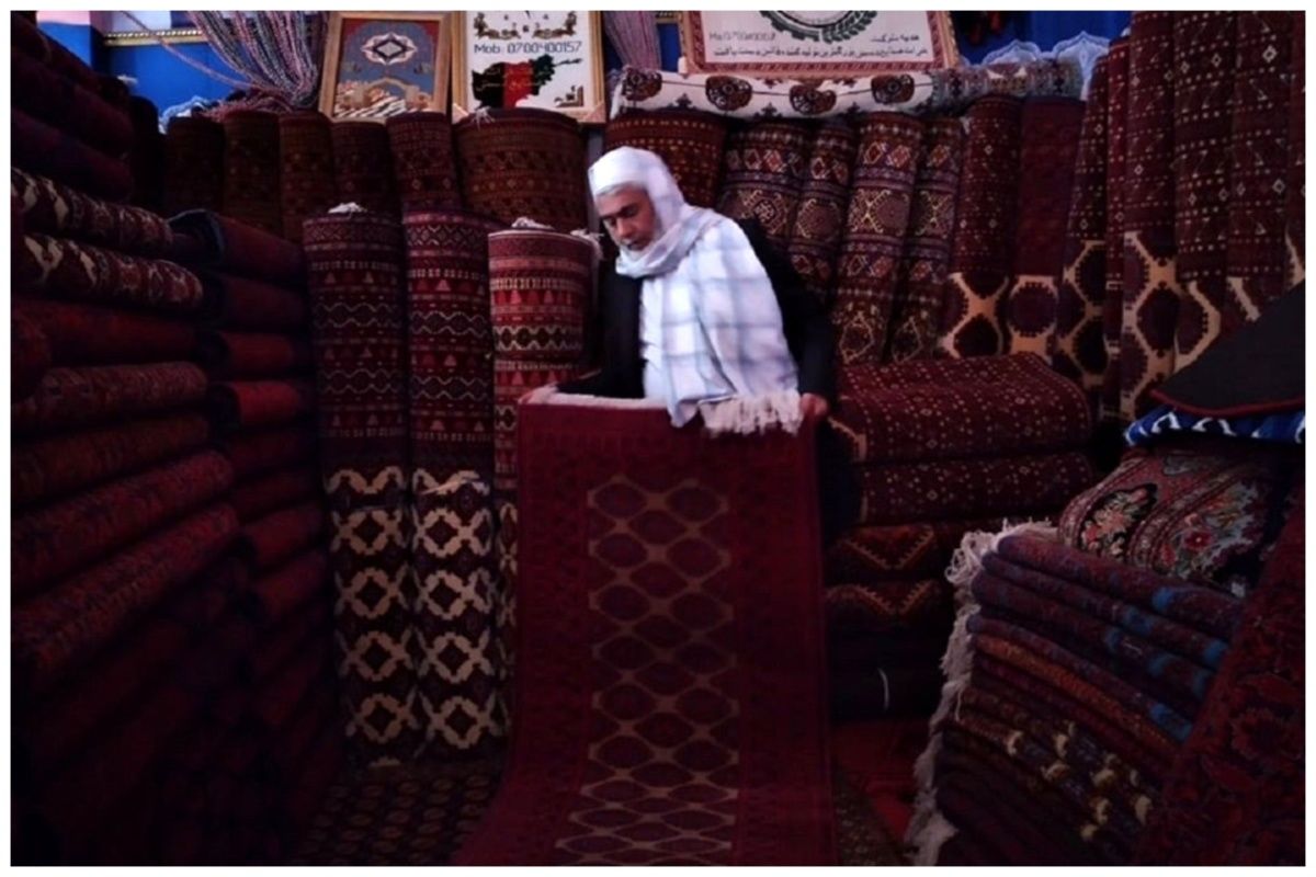 خطر جدی قاچاق فرش‌های افغان برای صنعت فرش دستباف ایرانی