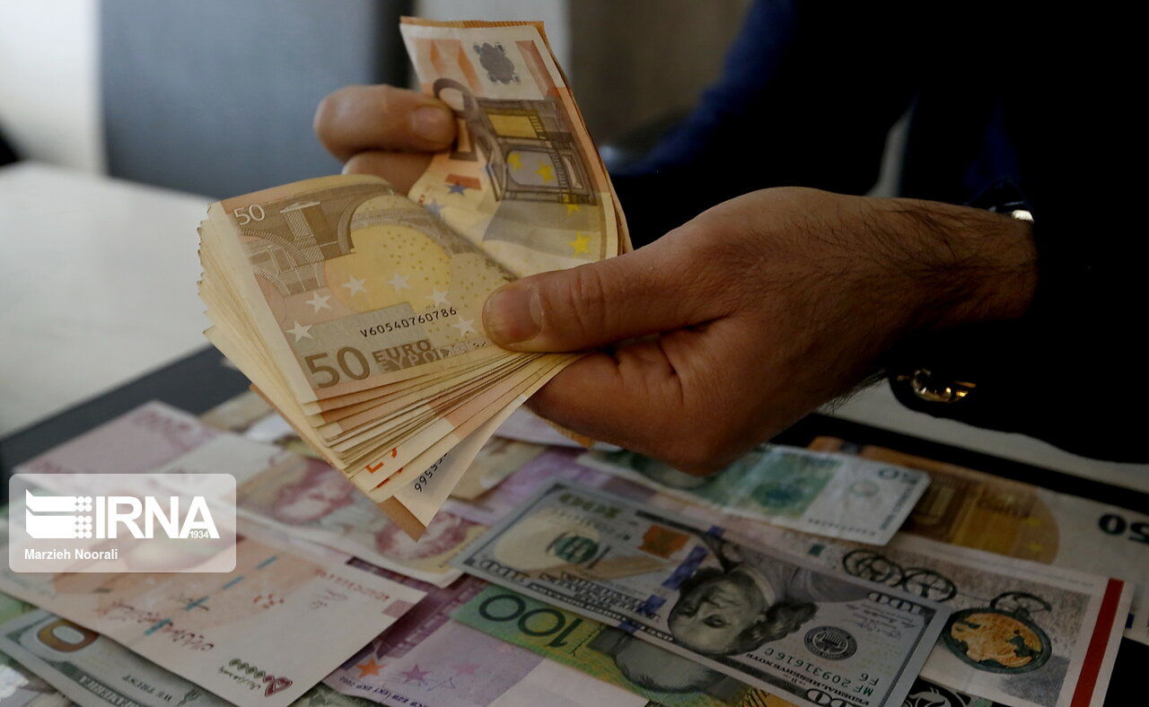 ثبات نرخ رسمی همه ارزها/ جزئیات نرخ ها در 18 مهر