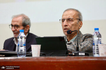 خانیکی: دنبال احیای امید اجتماعی باشیم/ دولت نمی‌تواند از حامیانش حمایت و حتی استفاده کند