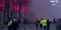 آتش و دود در شانزلیزه پاریس