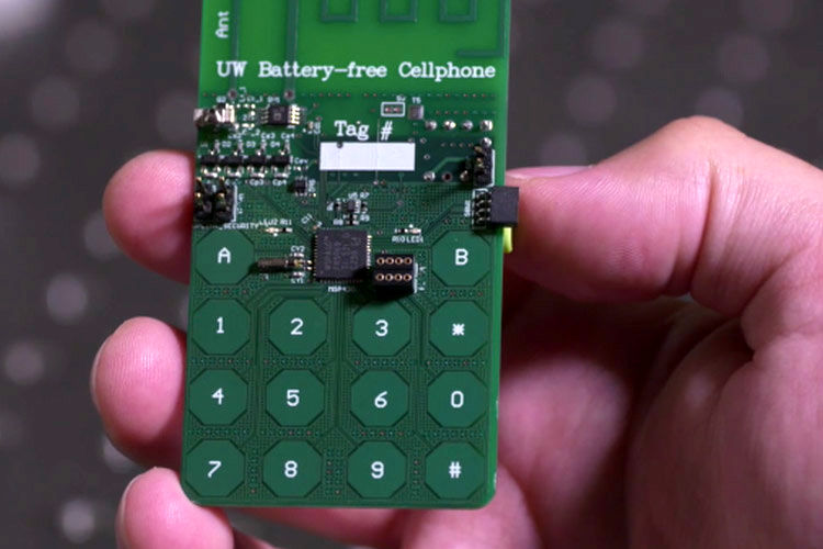 تولید اولین گوشی موبایل بدون باتری دنیا
