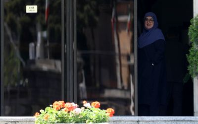 مهاجرانی در گفتگو با «اقتصادنیوز»: محدودیت‌ها در لایحه فضای مجازی فقط شامل کانال‌ها و گروه‌های بالای ۹۰ هزار عضو است