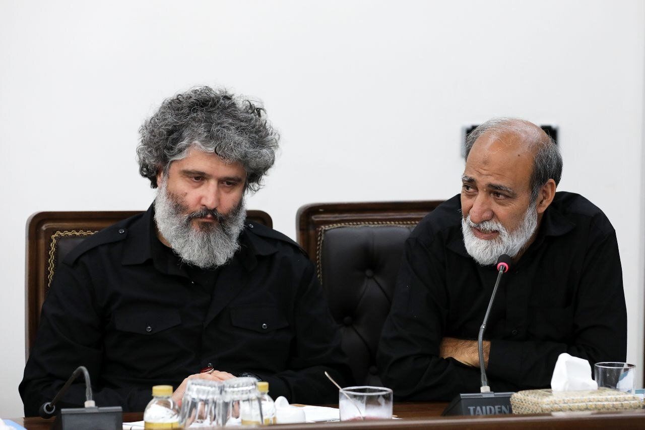 جلسه ستاد ملی مراسم تشییع پیکر رهبر شهید انقلاب/ زاکانی هم نشین عارف شد+ تصاویر