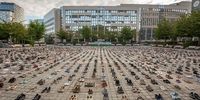 هزاران جفت کفش مقابل مقر اتحادیه اروپا چیده شد

