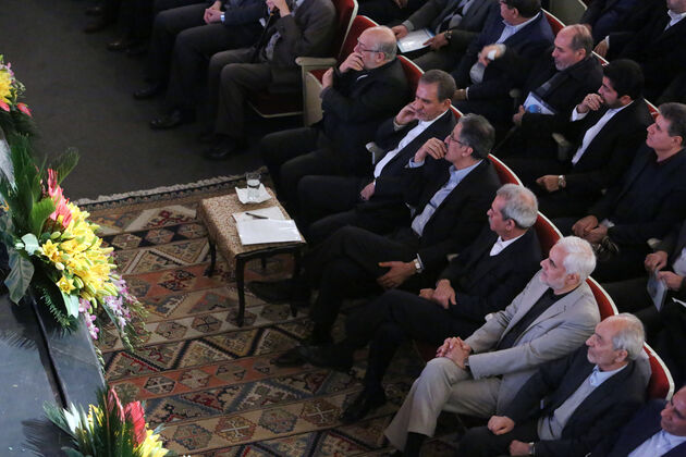 مراسم اهدا نشان و تندیس اقتصادی امین الضرب
