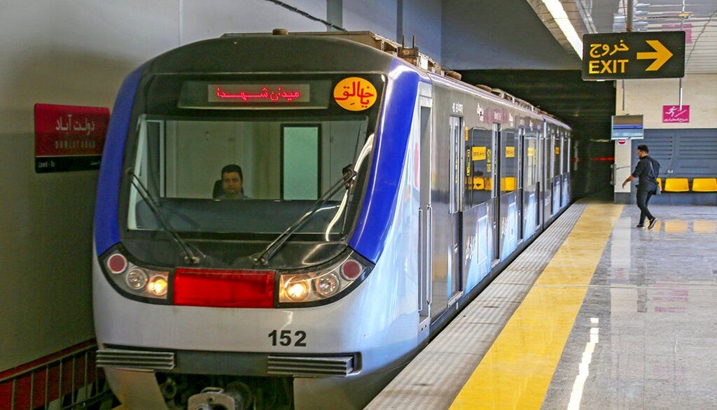خط ۲ مترو تهران مختل شد
