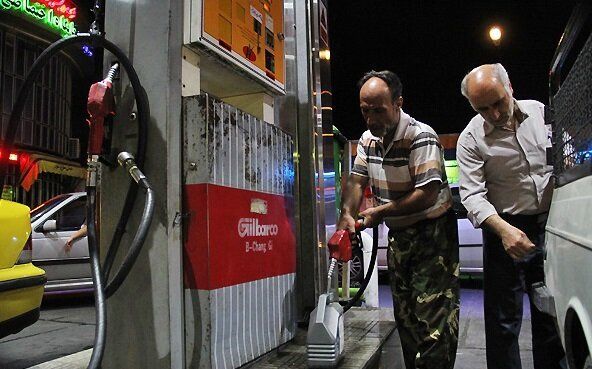 ماجرای صف های طولانی در پمپ‌ بنزین‌های کشور 