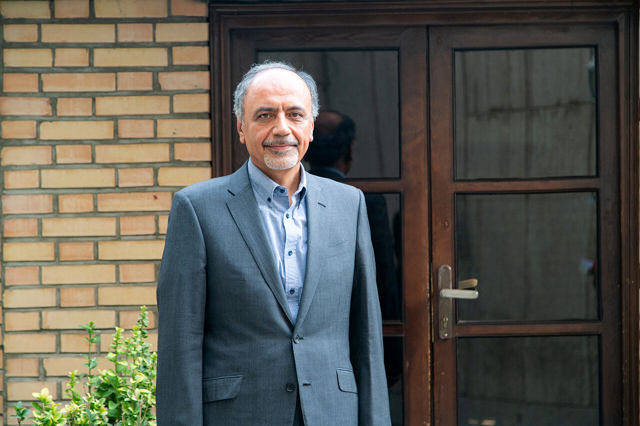 مشاور روحانی به پزشکیان: مسئولیت آغاز گفتگو با دولت ترامپ را بر عهده بگیرید | کشور را از فرو رفتن در ابربحران های اقتصادی نجات دهید