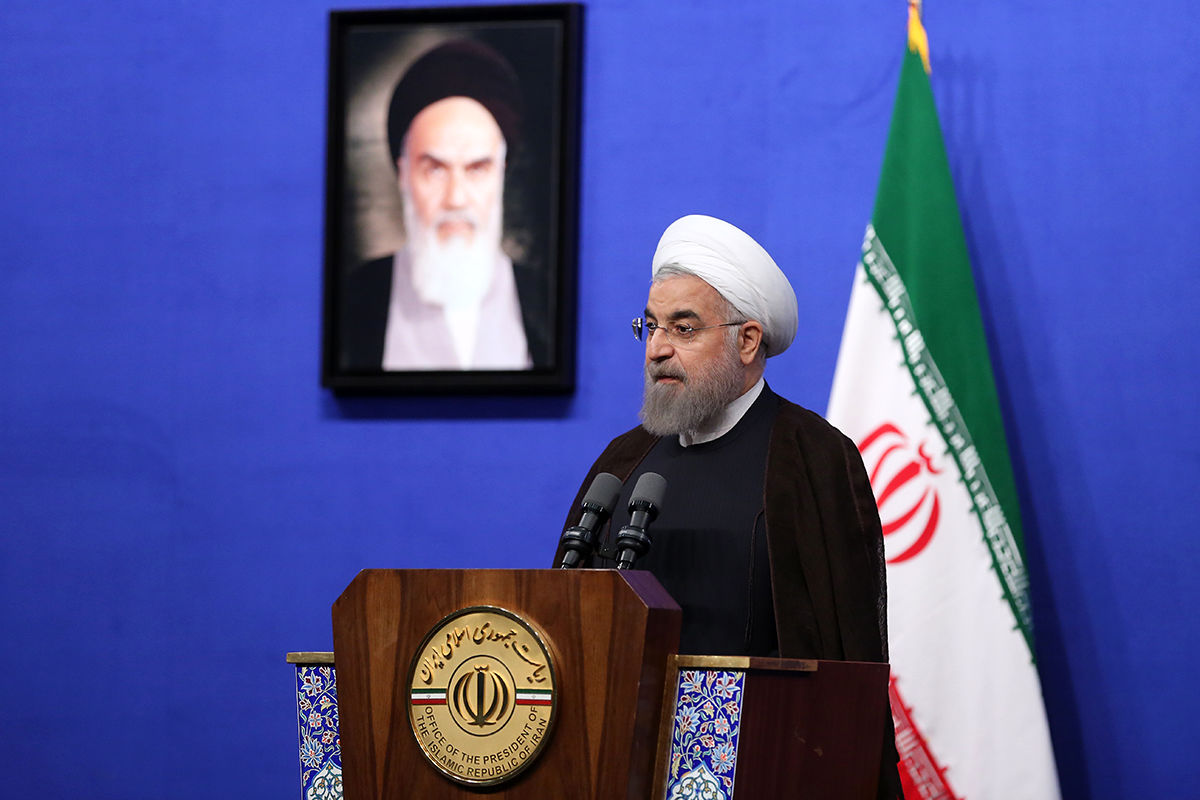 اشاره روحانی به اختیارات محدود دولت در سیاست خارجی