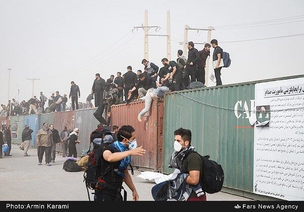 زائران اربعین در مرز مهران