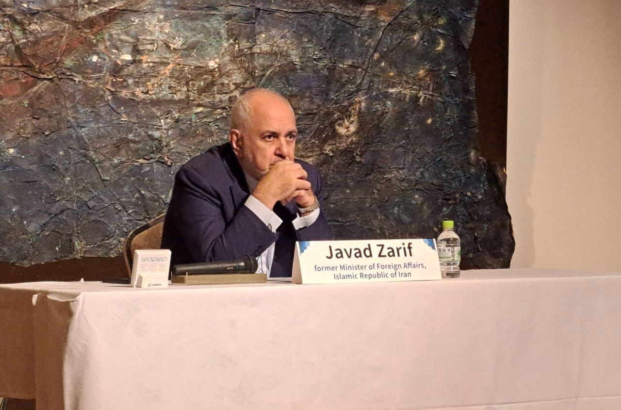 ظریف: به سود آمریکاست که به‌سوی مذاکرات واقعی حرکت کند | جهان امروز می‌داند ایران شکار آسانی نیست | مخالفت ایران با سلاح هسته ای نمادین و نمایشی نیست