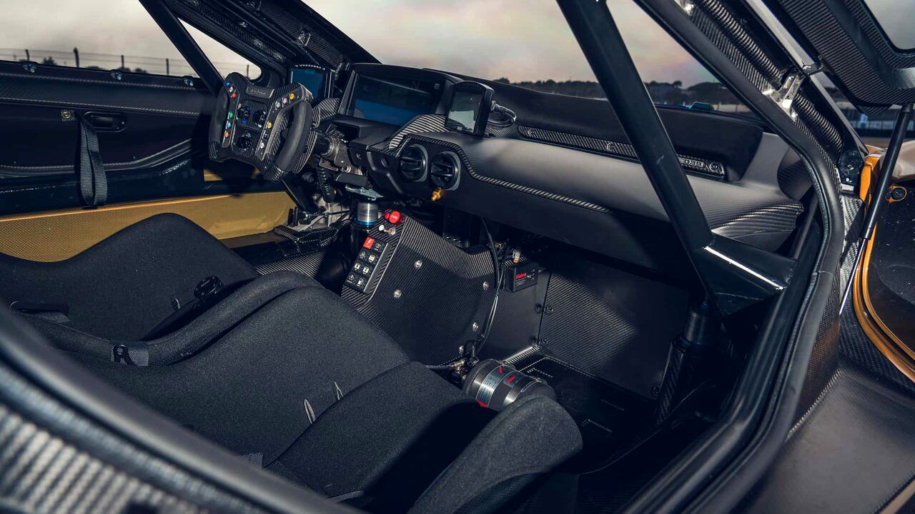 نقطه پایان بر یک افسانه / آخرین سری فورد GT وارد خط تولید شد /عکس