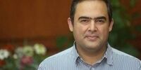 حمله به حسین دهباشی در روزنامه دولت: دلش برای رژیم پهلوی تنگ شده است /کار از سفیدشویی برای پهلوی گذشته است