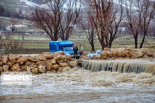 مرگ پدر و 2 فرزند در سیل کازرون
