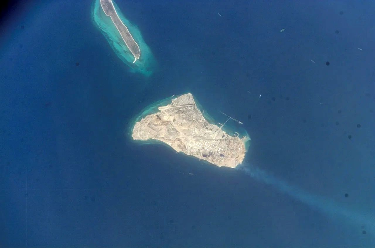 پیش بینی مقام اطلاعاتی اسرائیل از واکنش ایران به حمله هوایی به جزیره خارک/  نمی‌خواهم خبر بد بدهم اما.../ حمله به خارک تنش را در سراسر خلیج فارس تشدید می کند