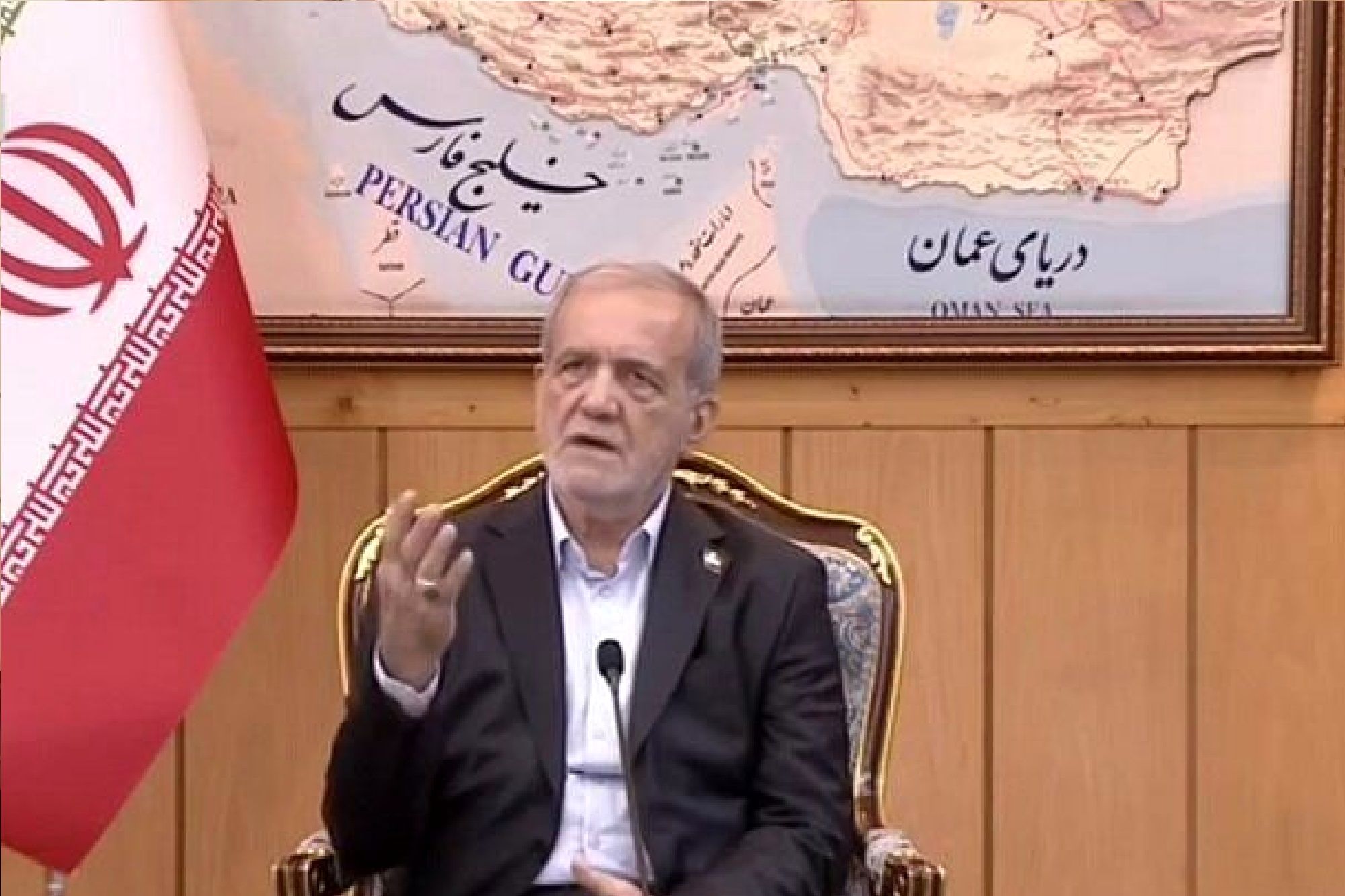 پزشکیان: ما نفت داریم و گشنه‌ایم!/ این خود ما هستیم که خودمان را تحریم می کنیم+فیلم