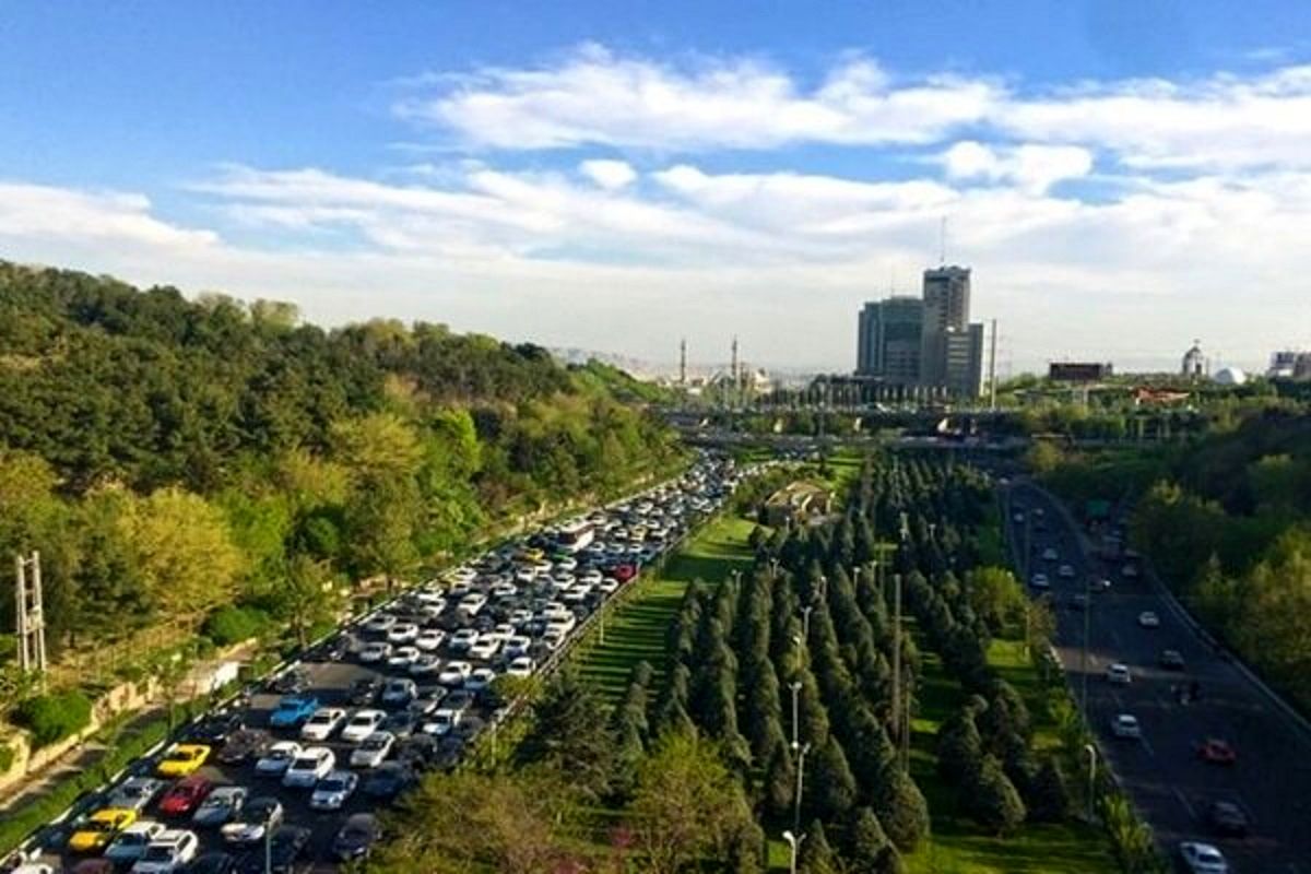 ترافیک صبحگاهی در معابر تهران پرحجم است/ این بزرگراه ها ترافیک دارند