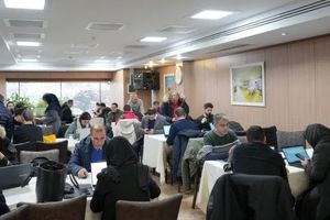 اتصال 30 دقیقه‌ای بازرگانان به اینترنت جهانی در فضایی محدود به روایت عضو اتاق ایران | باید ساعت‌ها در صف بمانیم | بخش خصوصی فلج شده است
