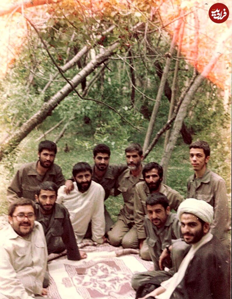 عکس/ سردار سلیمانی و سرلشکر باقری در یک باغ؛ دهه ۶۰