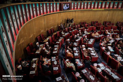 فارس: آیت‌الله خامنه‌ای هیچ کس را برای جانشینی معرفی نکرده بودند