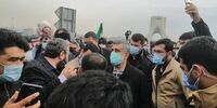 سردار حاجی زاده در میان
راهپیمایان
مراسم ۲۲ بهمن+عکس