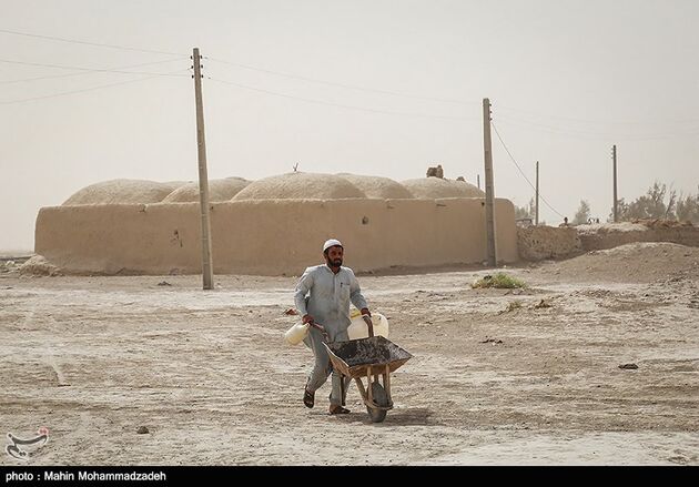 روستاهای هیرمند در بحران