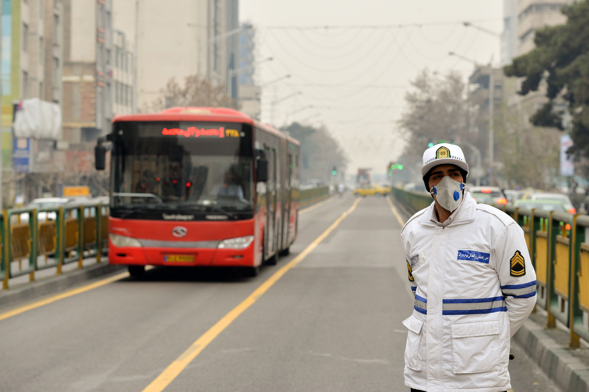 سالانه چند هزار تن آلودگی وارد ریه تهرانی ها می شود ؟
