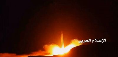حملات موشکی یمن به عربستان/ تاسیسات نفتی آرامکو هدف قرار گرفت/ آتش سوزی در پالایشگاه‌های نفت جیزان و أبها
