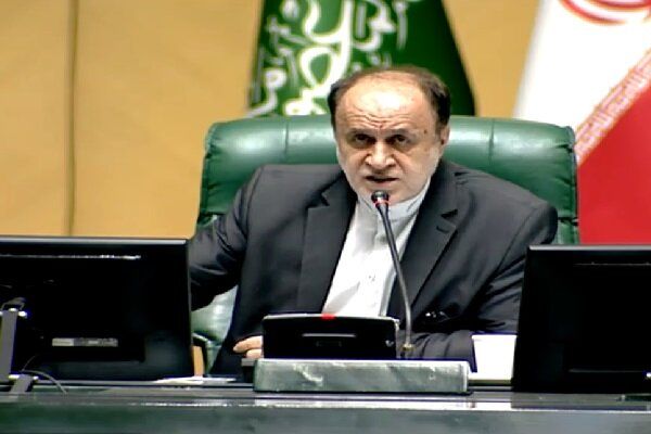 حاجی بابایی: امروز مردم از گرانی‌ها آزرده هستند / مجلس پرقدرت به این موضوع ورود پیدا کرده است