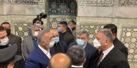 عکسی از مقام خارجی معروف در حرم امام رضا(ع)